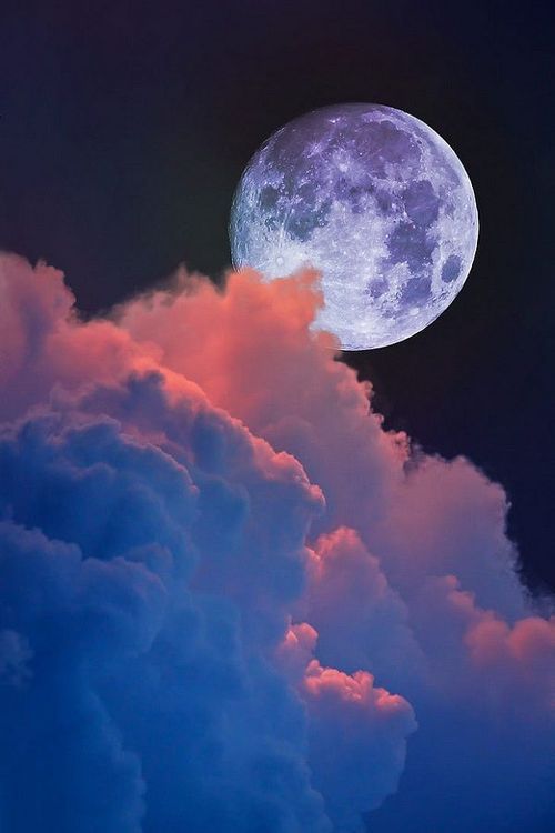 "Go slowly, my lovely moon, go slowly." —Khaled Hosseini 

#Moon #Fullmoon #Breathtaking #clouds #amazingmoon #moonlight #smartphonethemes #smartphone #gorgeous #dreamy #iphone #samsung