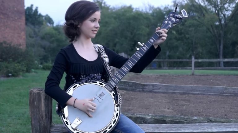 12 years old girl play the banjo like a pro : Sunnies Days