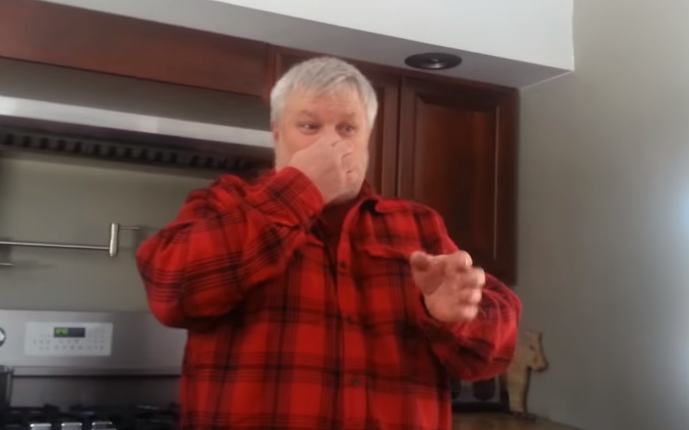 funny, video, home, wife, husband, smell, parfum, kitchen, hysterical,