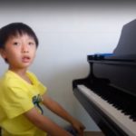 This little boy is a piano genuis