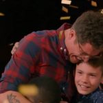 This amazing father with 6 kids performs passionately a cover of “To Love Somebody”, but the reaction of Simon is priceless.