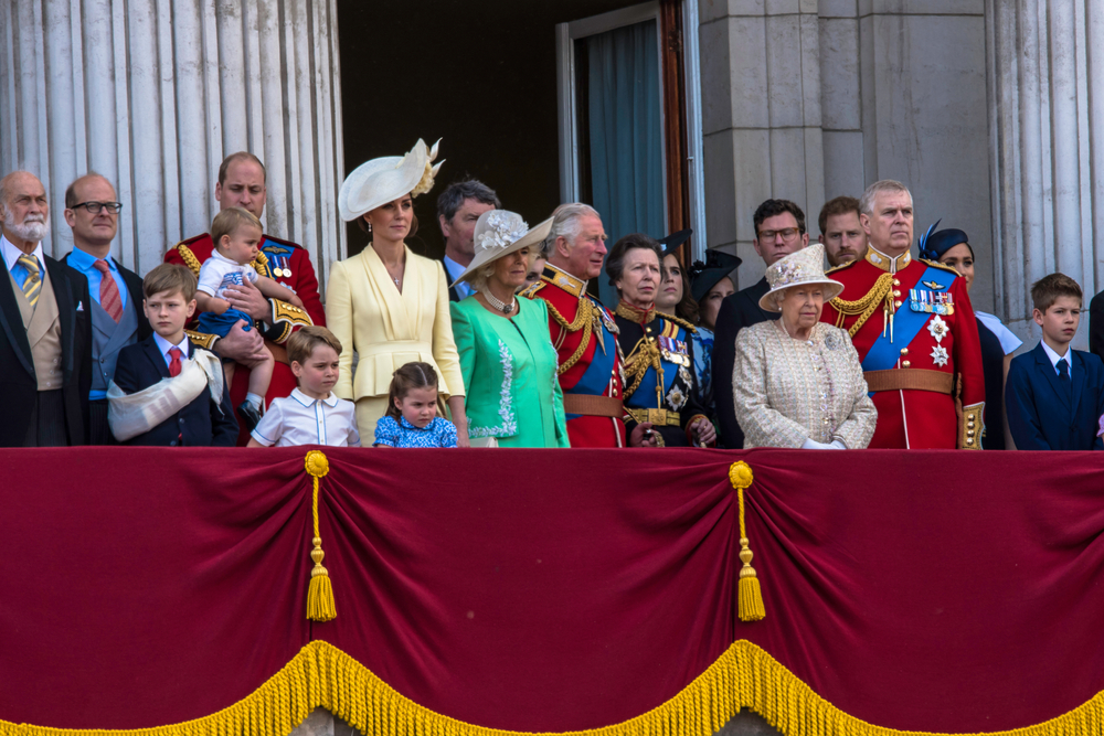 Queen Elizabeth, Princesses Charlotte, Princesses Charlotte's dress, Princesses Charlotte's hairstyle, Princesses Charlotte's hat, royal family,