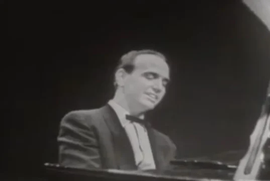 Roger Williams piano performance, Ed Sullivan Show musical highlights, Iconic moments in music history, Roger Williams piano mastery, The Ed Sullivan Show performances, Classic piano performances, Roger Williams I Got Rhythm, Piano virtuosos of the 20th century, Memorable musical moments, Legendary piano performances