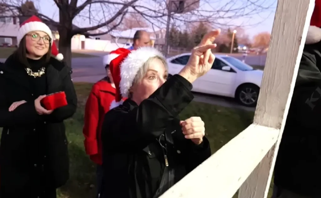 deaf couple, secret santa, selfless couple receives surprise, holiday acts of kindness, East Idaho community, Secret Santa generosity